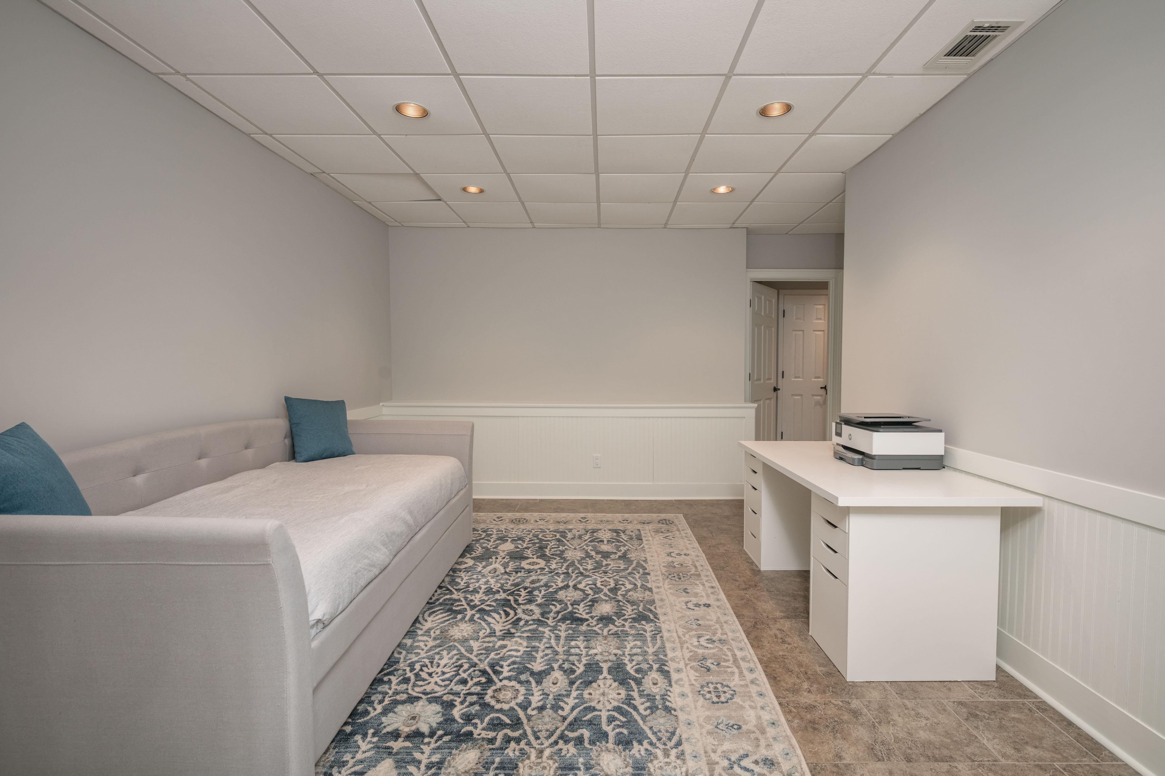 100 Greenwood Court image 38